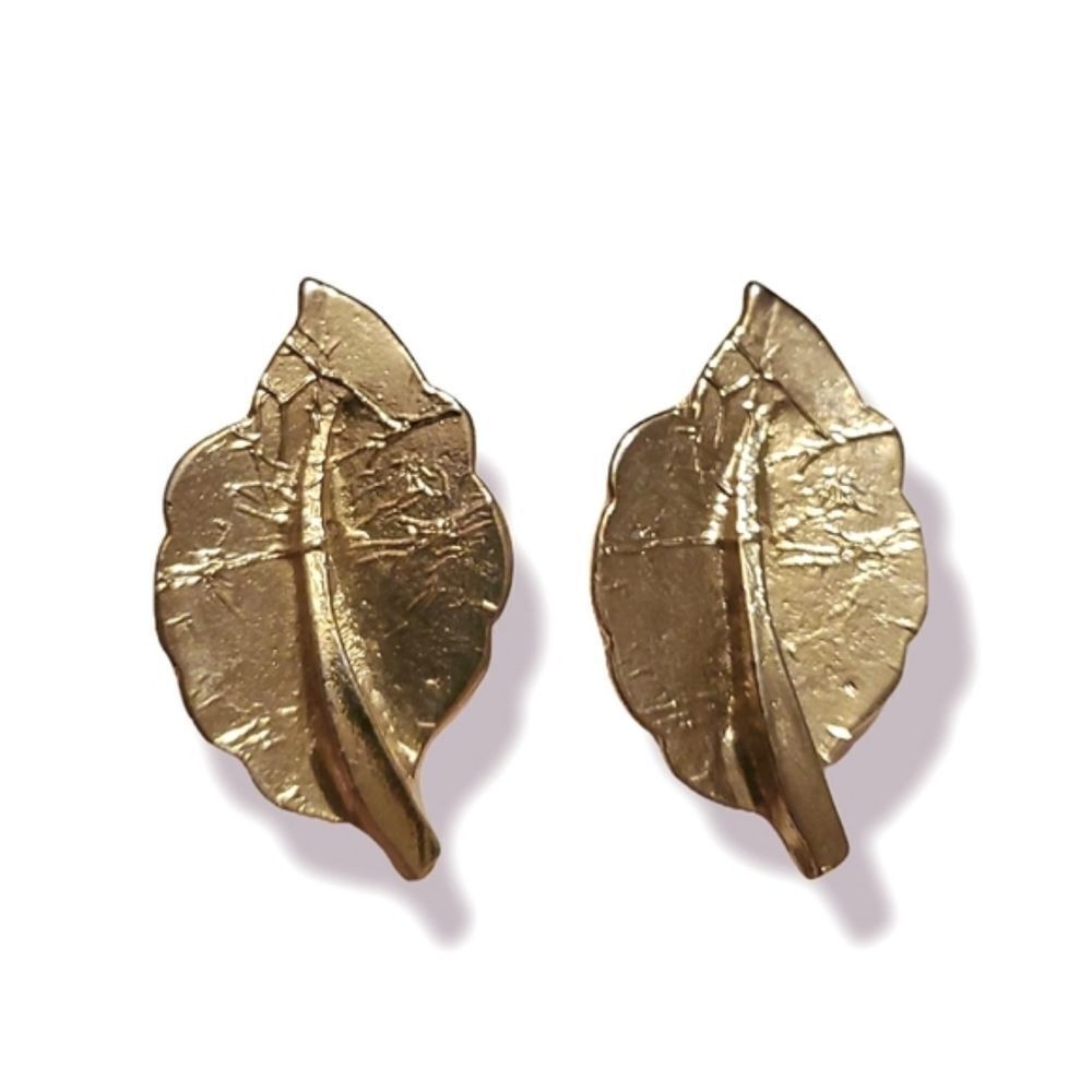Gold tone leaf earrings